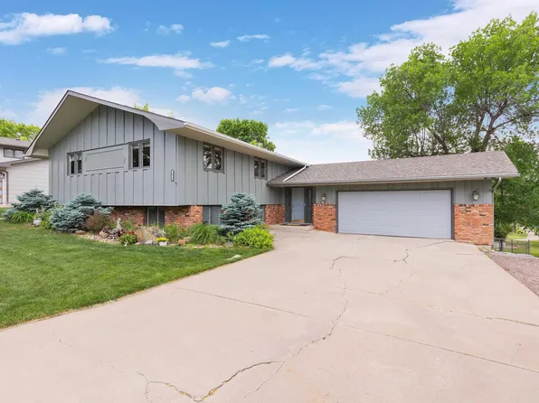 3033 Flint Dr, Rapid City, SD 57702