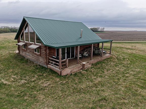 3rd image of 51 County Rd