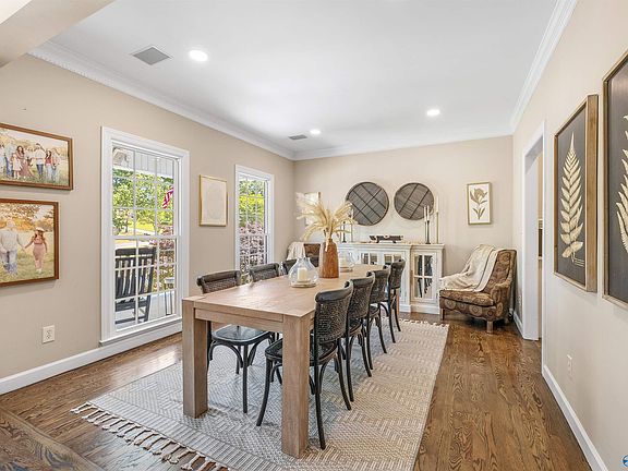 5th image of 307 Lee Ave NW