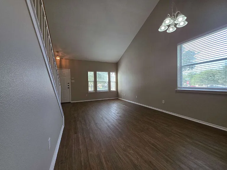 1187 Stone Forest Trl — Photo 3