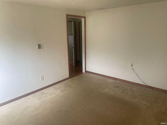 3rd image of 315 S Sale St