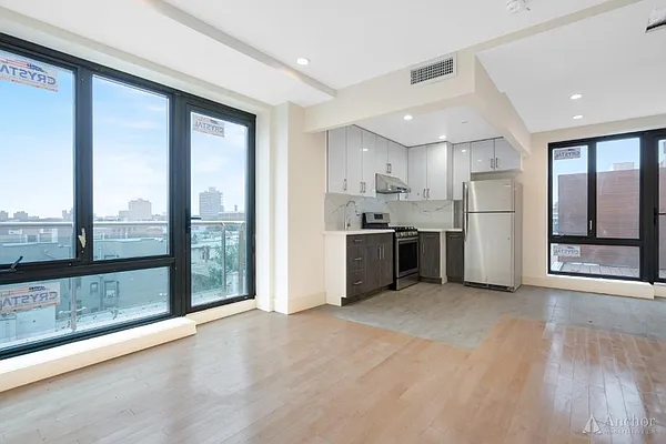 Rented by Anchor Associates | media 26