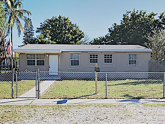 2nd image of 15651 NE 15th Ct