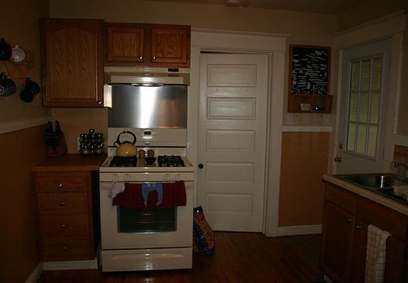 Kitchen has new self cleaning oven