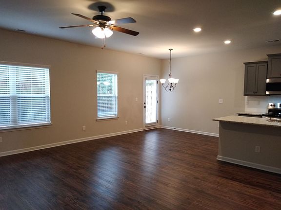 3rd image of 1086 McConaughy Ct