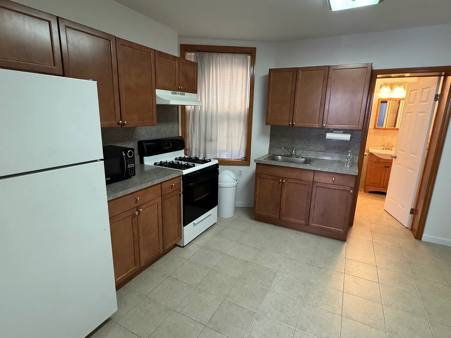 1 bed, $1,800 — Photo 2