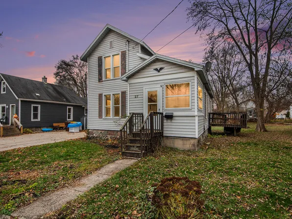 27 Stevenson Pl, Ionia, MI 48846