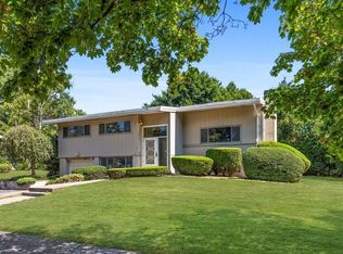 11 June Ln, Newton, MA 02459