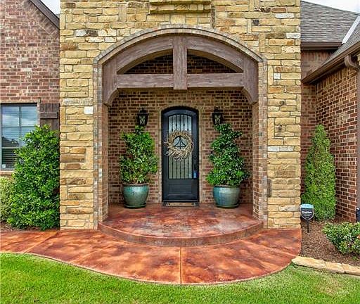 4th image of this home