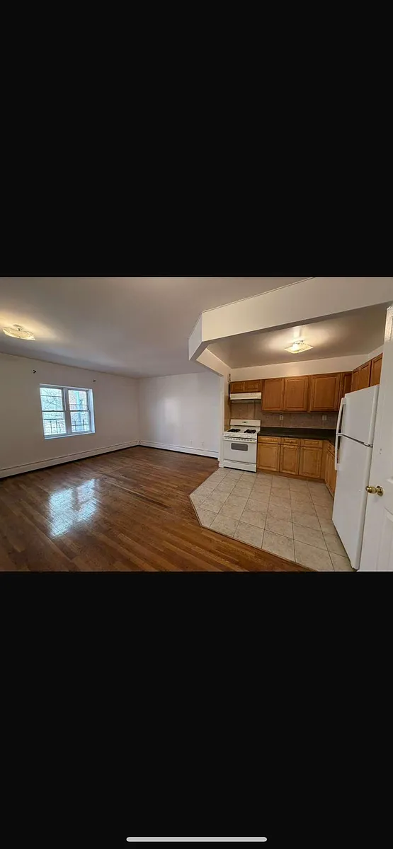 Building Photo - 160 W 162nd St #3
