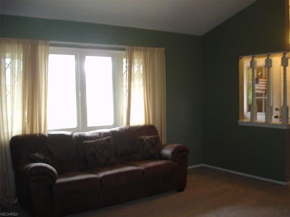 3rd image of 10764 Gordon Dr