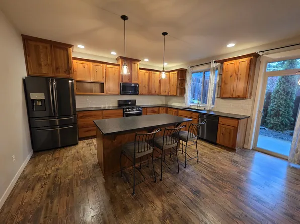 122 Rocky Meadow Dr, Kalama, WA 98625