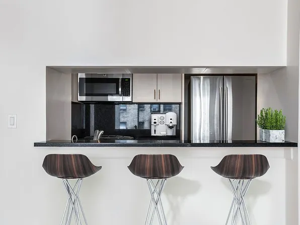 333 East 56th Street 2D image 2 of 7