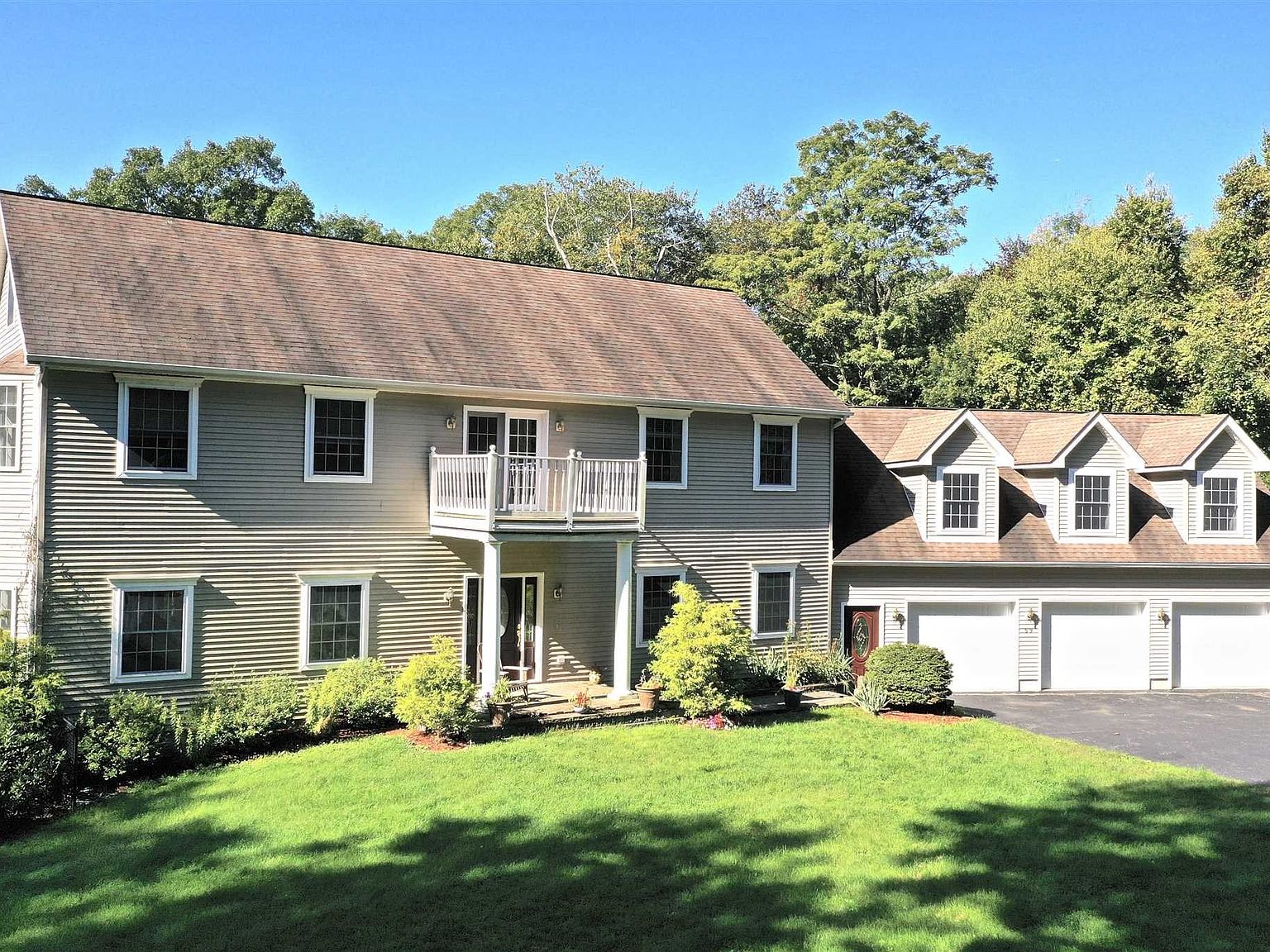 59 Locust Hill Dr, Red Hook, NY 12571 | Zillow