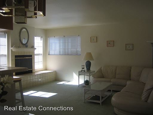 2nd image of 815 Ormond Ct #B