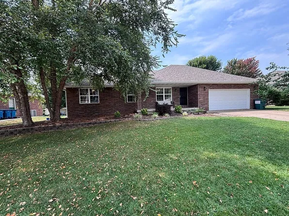 730 E Summit St, Bolivar, MO 65613