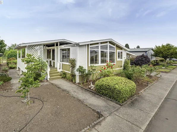 1304 Mountain View Dr Space 120, Forest Grove, OR 97116
