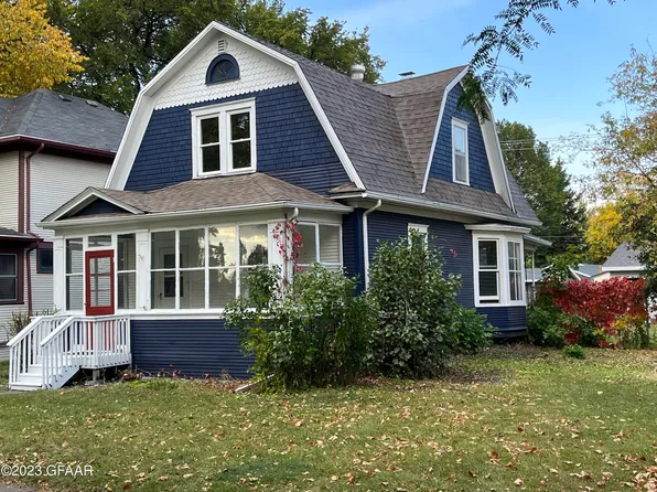 1420 University Ave, Grand Forks, ND 58203