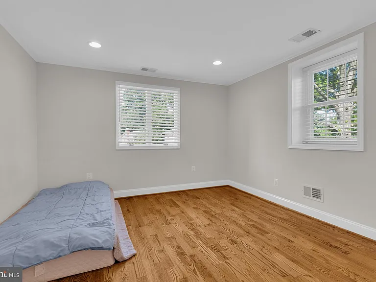 7205 Van Ness Ct — Photo 24
