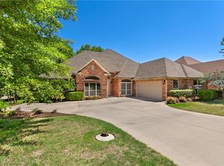 2408 N Berkleigh Dr, Fayetteville, AR 72704