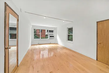 288 Lexington Avenue, #1H