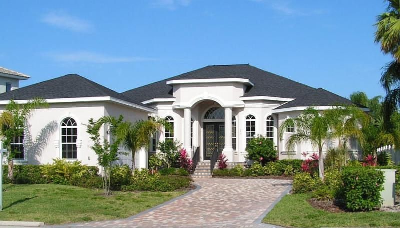 1st image of 346 7th Ave N