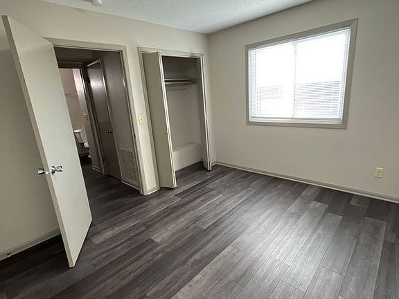 5th image of 215 Ash St #6