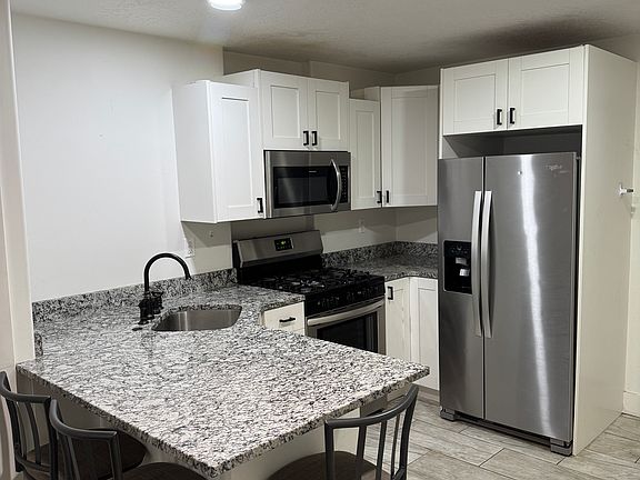 2nd image of 332 N 100 W #2