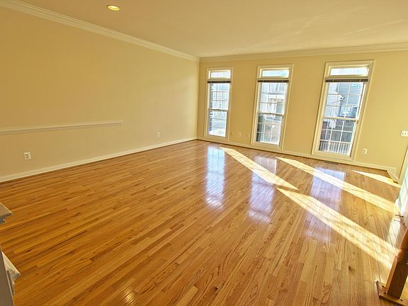 5th image of 4514 Fair Valley Dr