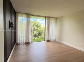 8801 W Flagler St, Miami, FL