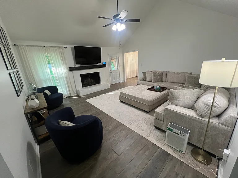1318 Atkins Trimm Cir — Photo 3