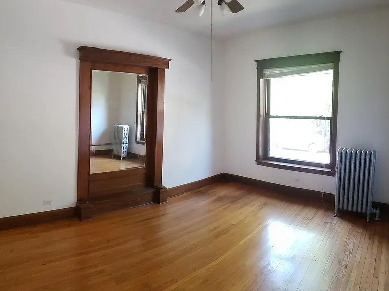 1455 W Leland Ave #1 — Photo 2