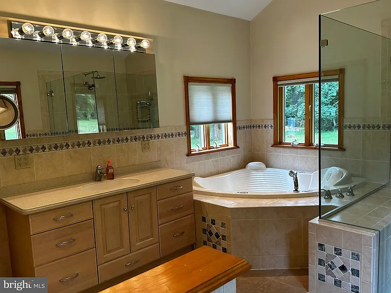 4 Smedley Dr — Photo 34
