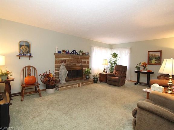 2nd image of 3643 Hampton Heights Dr