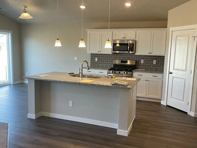 10371 Longtail Dr — Photo 3