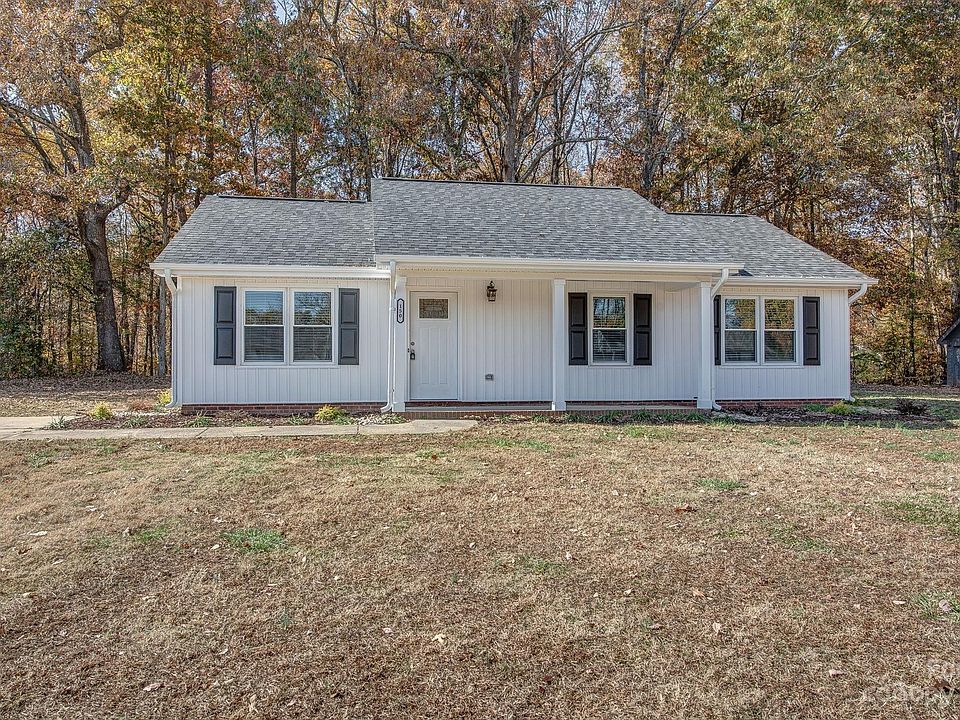 1st image of 150 Hickory Creek Dr