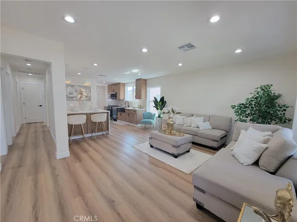 3140 Golden Ave, Long Beach, CA 90806