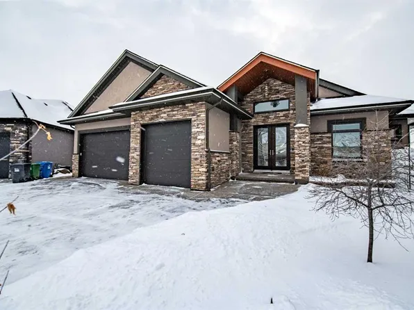 32 NE Sawyer Close, Red Deer, AB T4R 0M5