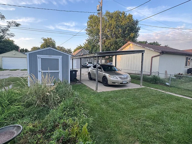2708 5th Ave — Photo 2