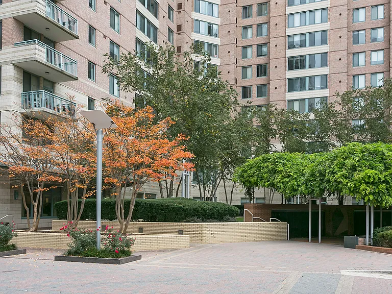 851 N Glebe Rd #2014 — Photo 25