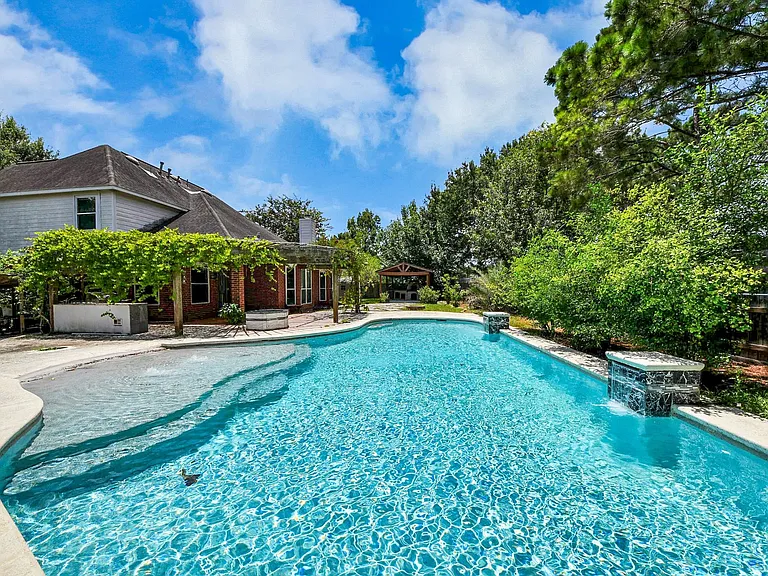 20510 Pioneer Bend Ct — Photo 43