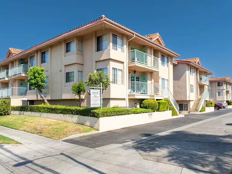 Saticoy Residences — Photo 8