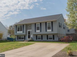 8035 Pine Ridge Rd, Pasadena, MD 21122