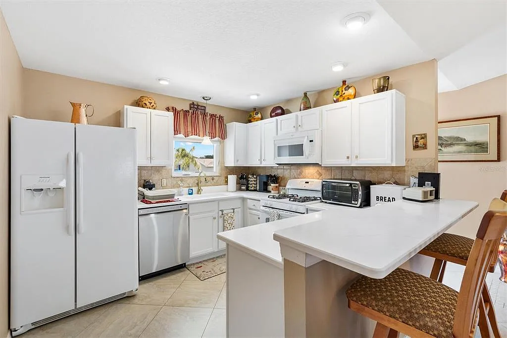2 bed, 2.0 bath, 1240 sqft, $2,200 — Photo 4