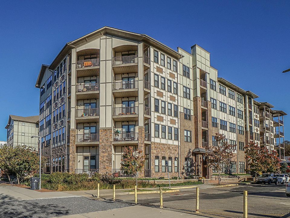 1st image of 445 W Blount Ave APT 219