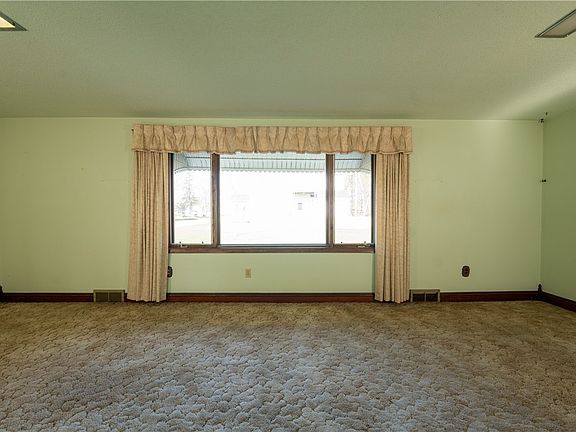 4th image of 430 E Main Street