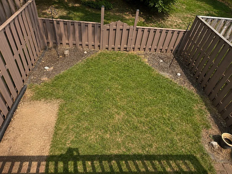 116 Smithfield Ct — Photo 32