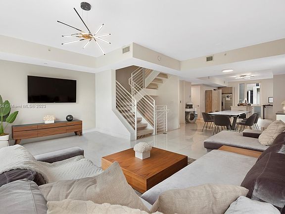 3rd image of 1000 99th St Unit 1