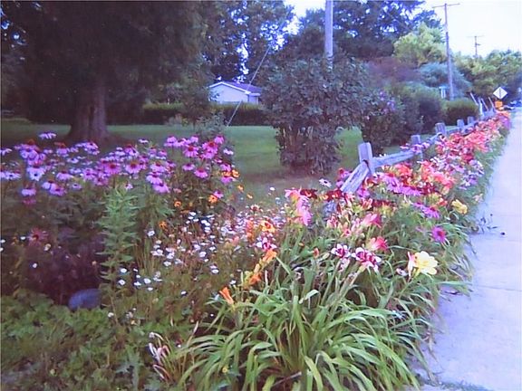 4th image of 3949 Lawrenceville Dr