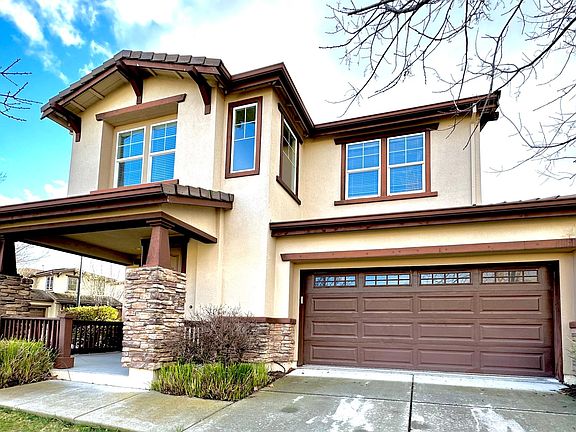 2nd image of 842 Walden Ct